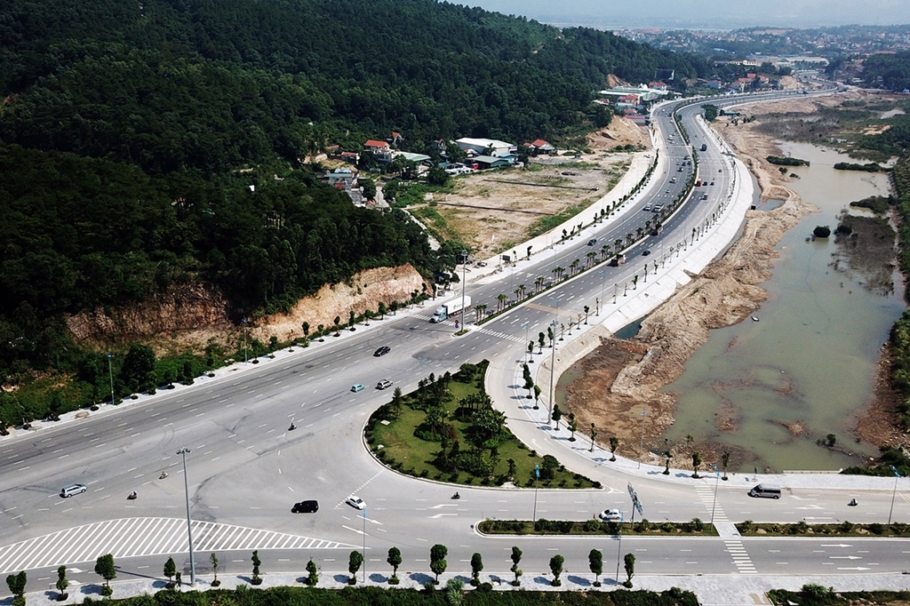 Dự án mở rộng QL18 đoạn từ cầu Bãi Cháy đến đường Hoàng Quốc Việt