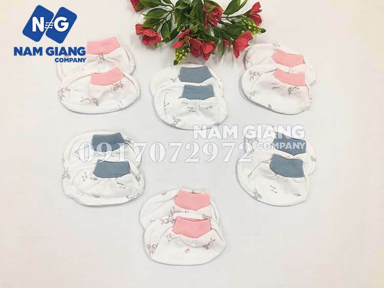 Bao chân mio thỏ bo cho bé