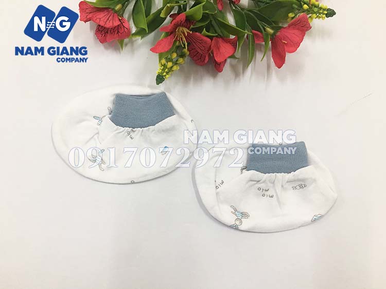 Bao chân mio thỏ bo cho bé