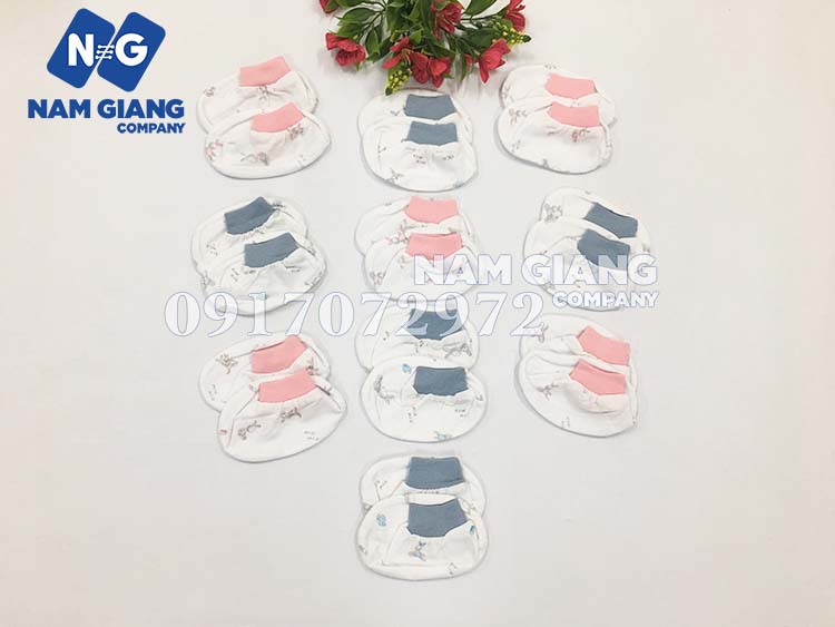 Bao chân mio thỏ bo cho bé