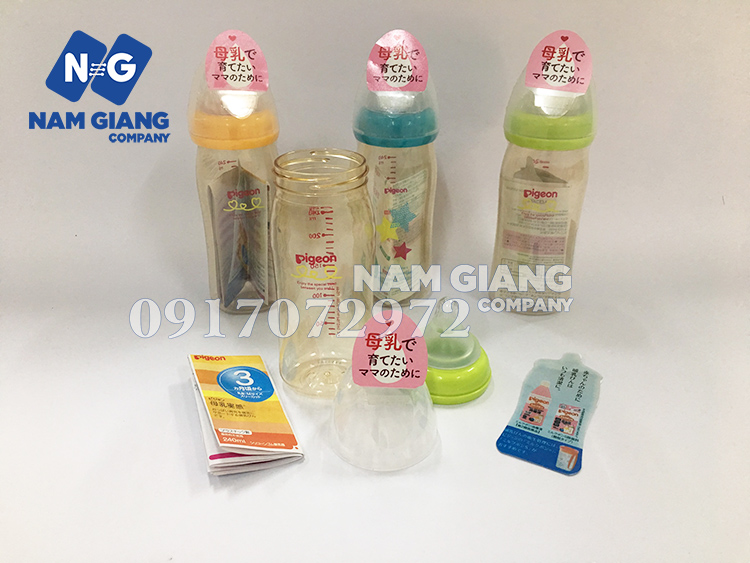 Bình sữa Pigeon nhựa Nhật Bản 240 ml