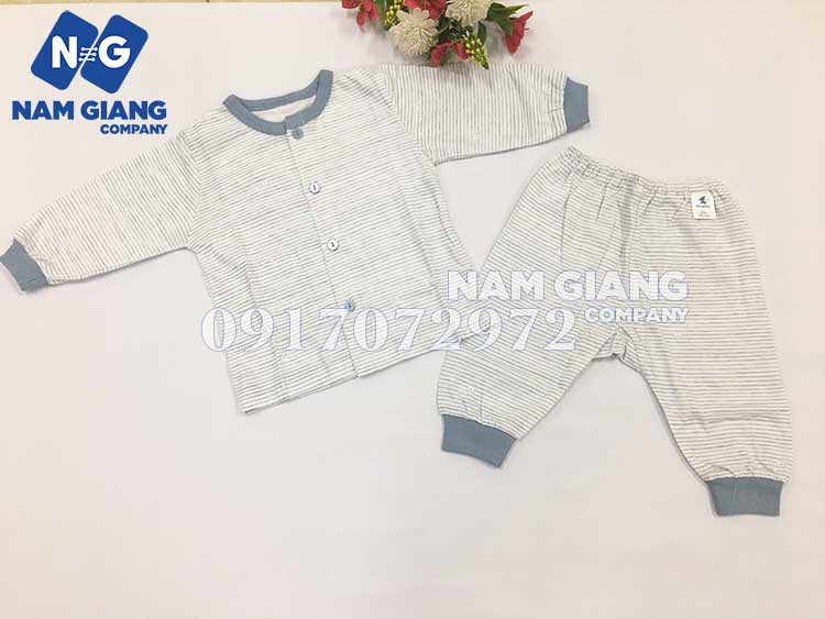 Bộ quần áo sơ sinh dài MIO MIO bo kẻ ngang