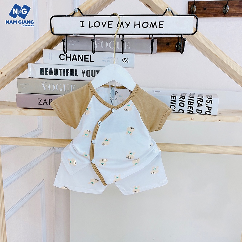Bộ sơ sinh cộc tay vạt chéo HG KIDS họa tiết