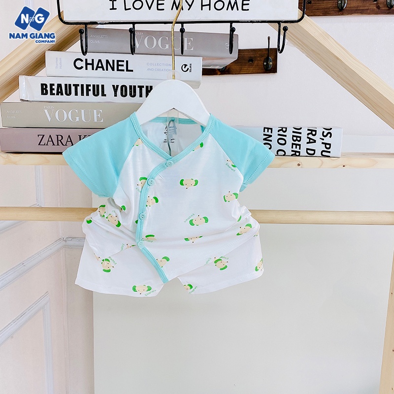 Bộ sơ sinh cộc tay vạt chéo HG KIDS họa tiết