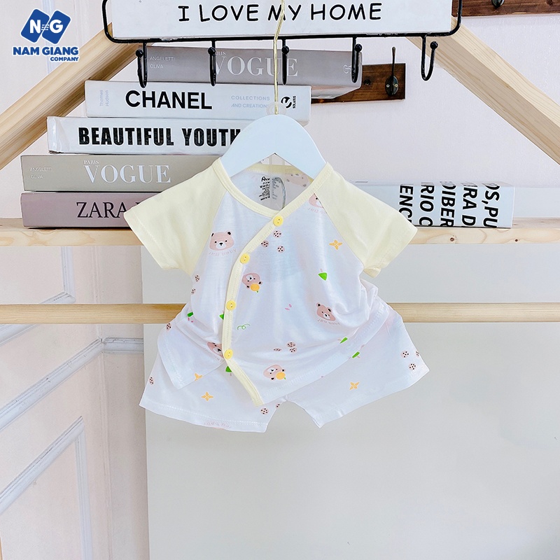 Bộ sơ sinh cộc tay vạt chéo HG KIDS họa tiết