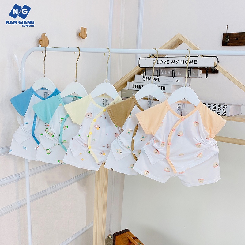 Bộ sơ sinh cộc tay vạt chéo HG KIDS họa tiết