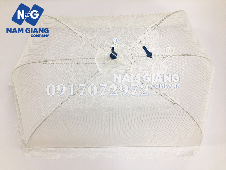 Màn chụp trẻ em loại màu thêu hoa