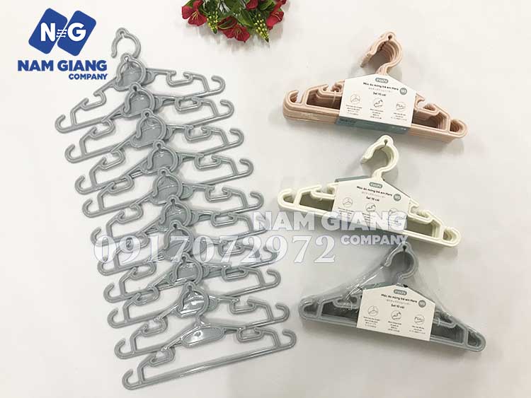 Móc nhựa treo quần áo trẻ em Hokori (Sét 10 chiếc)