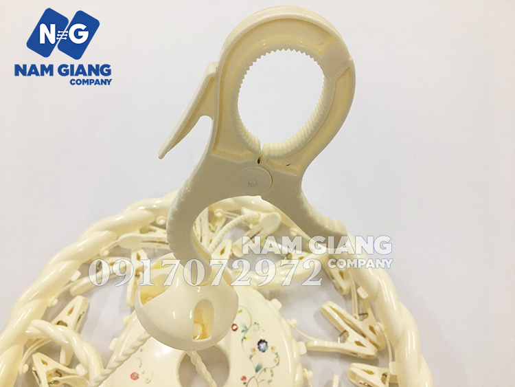 Móc nhựa xoay tròn phơi quần áo