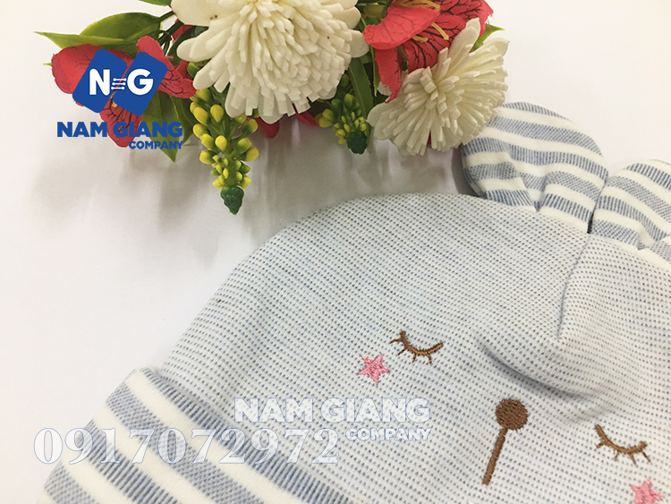 Mũ nỉ có tai cho bé