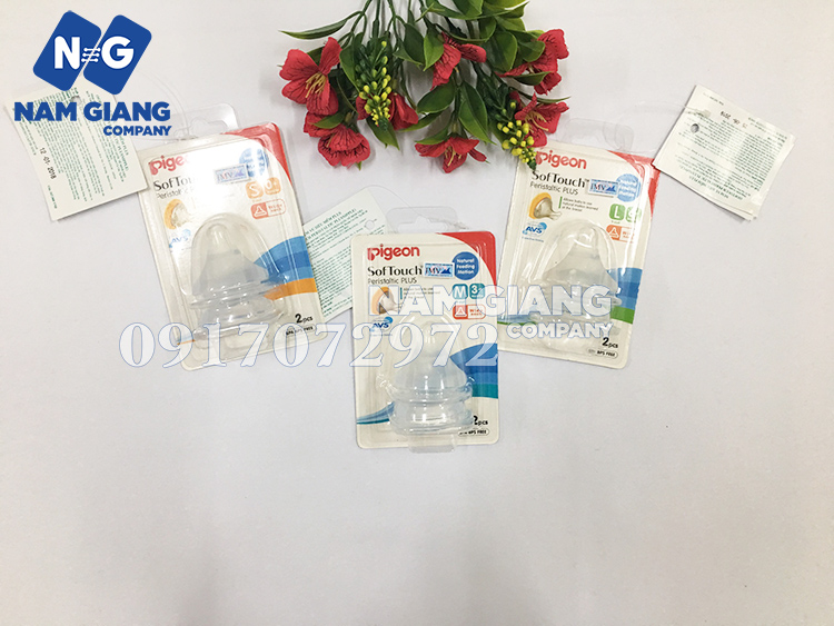 Núm ty Pigeon Softouch silicon cổ rộng vỉ 2 chiếc