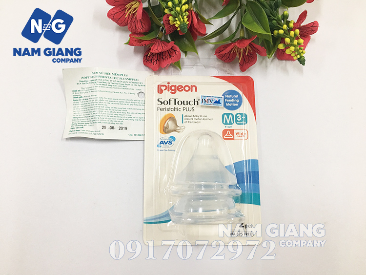 Núm ty Pigeon Softouch silicon cổ rộng vỉ 2 chiếc
