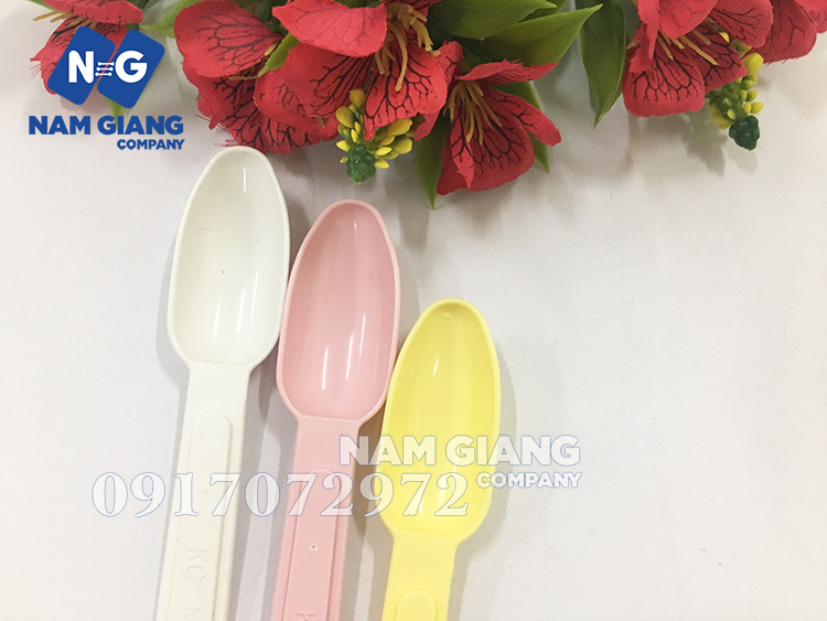 Thìa uống sữa KC màu loại nhỏ