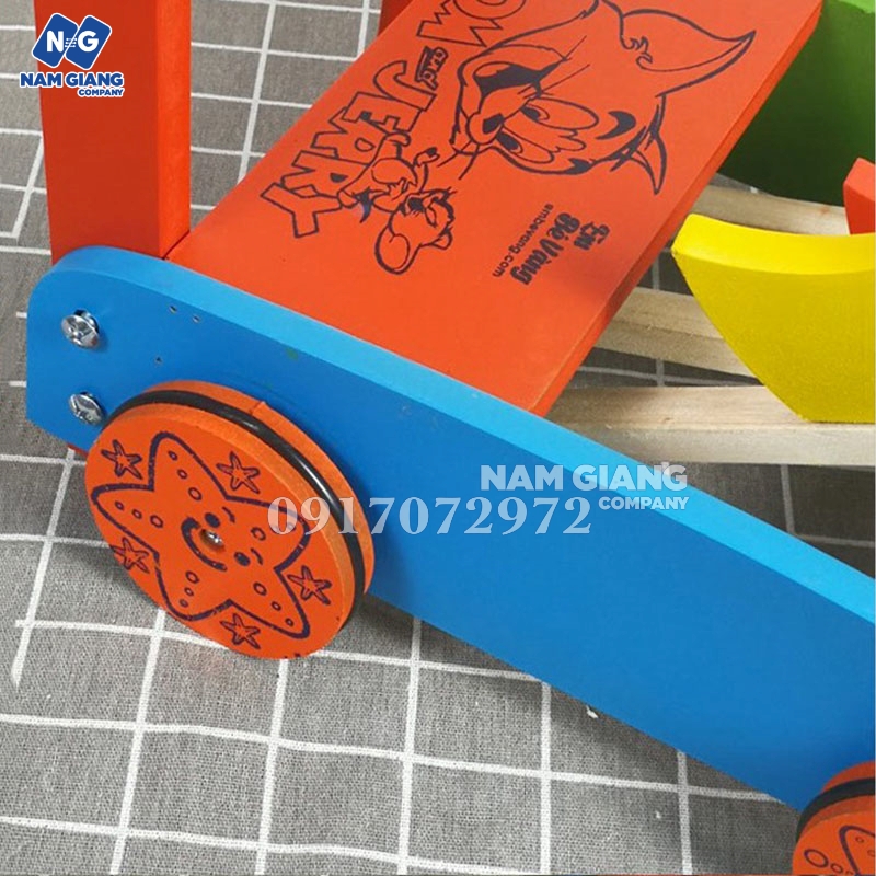 Xe gà tập đi em bé vàng