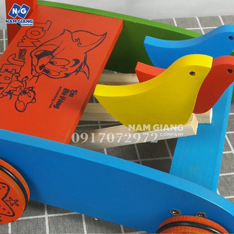 Xe gà tập đi em bé vàng