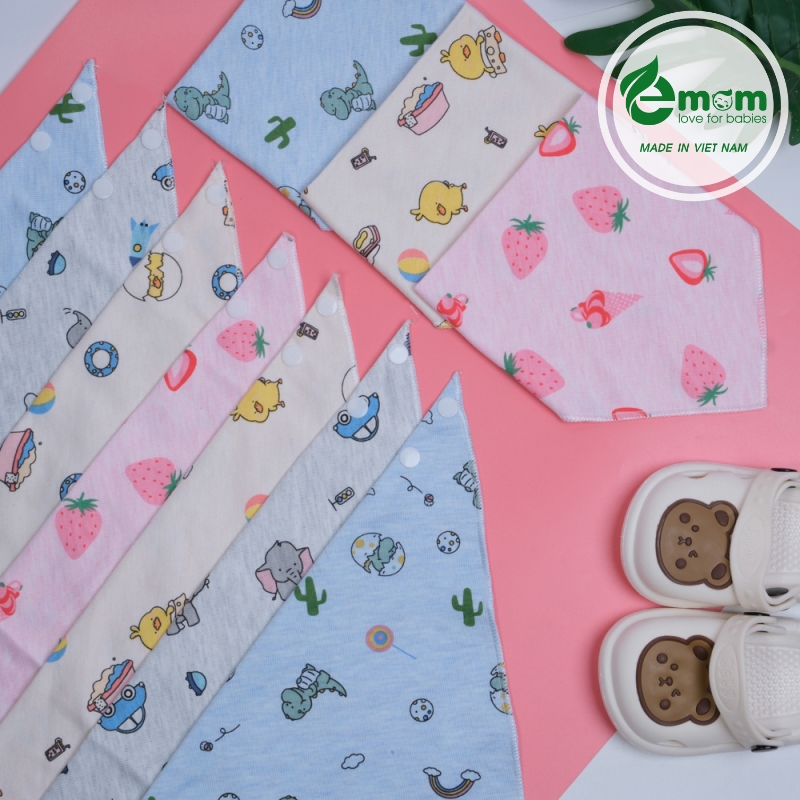 Yếm bấm tam giác cotton in hình EMOM