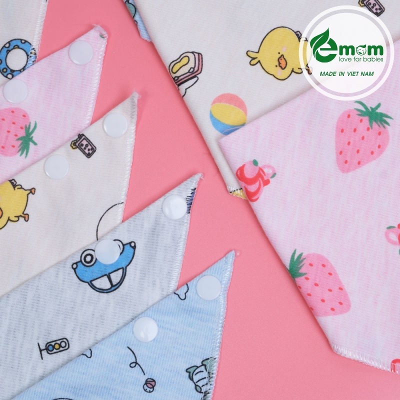 Yếm bấm tam giác cotton in hình EMOM