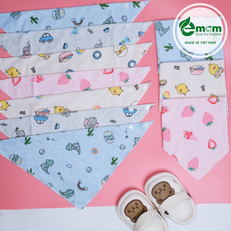 Yếm bấm tam giác cotton in hình EMOM