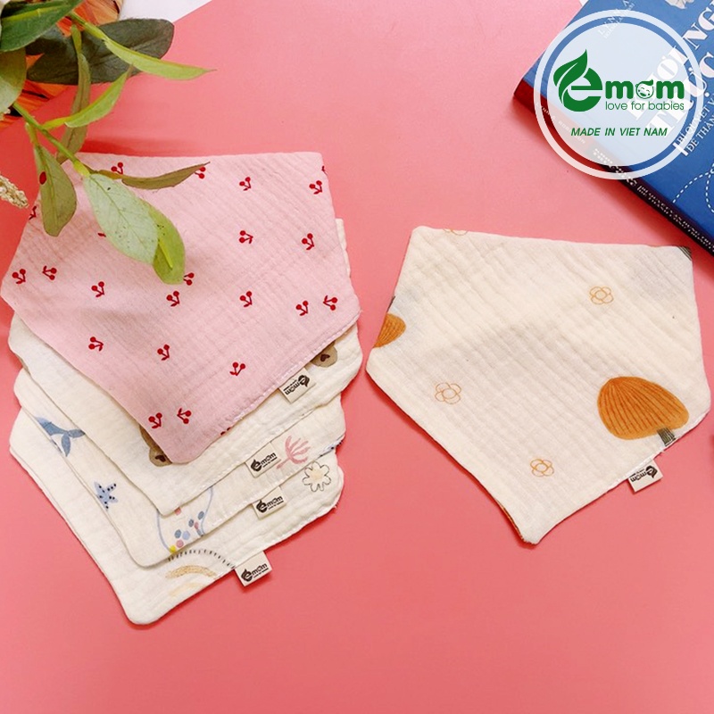 Yếm bấm tam giác muslin EMOM