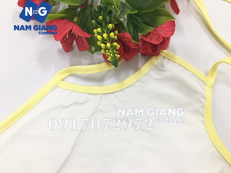 Yếm lót nilon mintu xỏ tay buộc dây