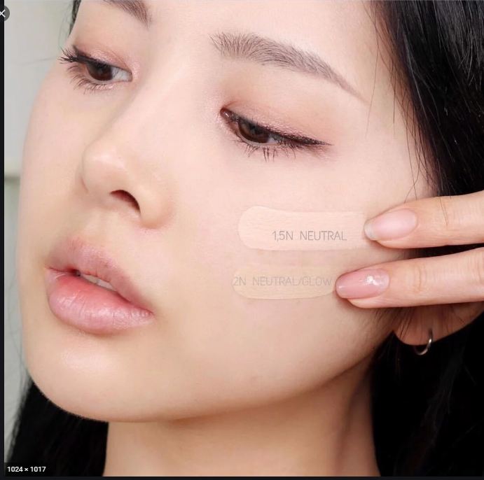 Làn da hoàn hảo và sáng rực rỡ với Dior Forever Skin Glow. Sản phẩm giúp cân bằng độ ẩm và cải thiện độ sáng cho làn da, giúp bạn tỏa sáng từ bên trong và thu hút mọi ánh nhìn. Hãy khám phá và làm mới làn da của mình với Dior Forever Skin Glow ngay hôm nay.