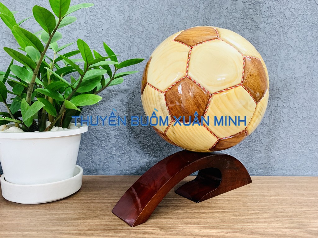 XƯỞNG GIA CÔNG MÔ HÌNH CON CHÓ BÓNG BAY BĂNG COMPOSITE