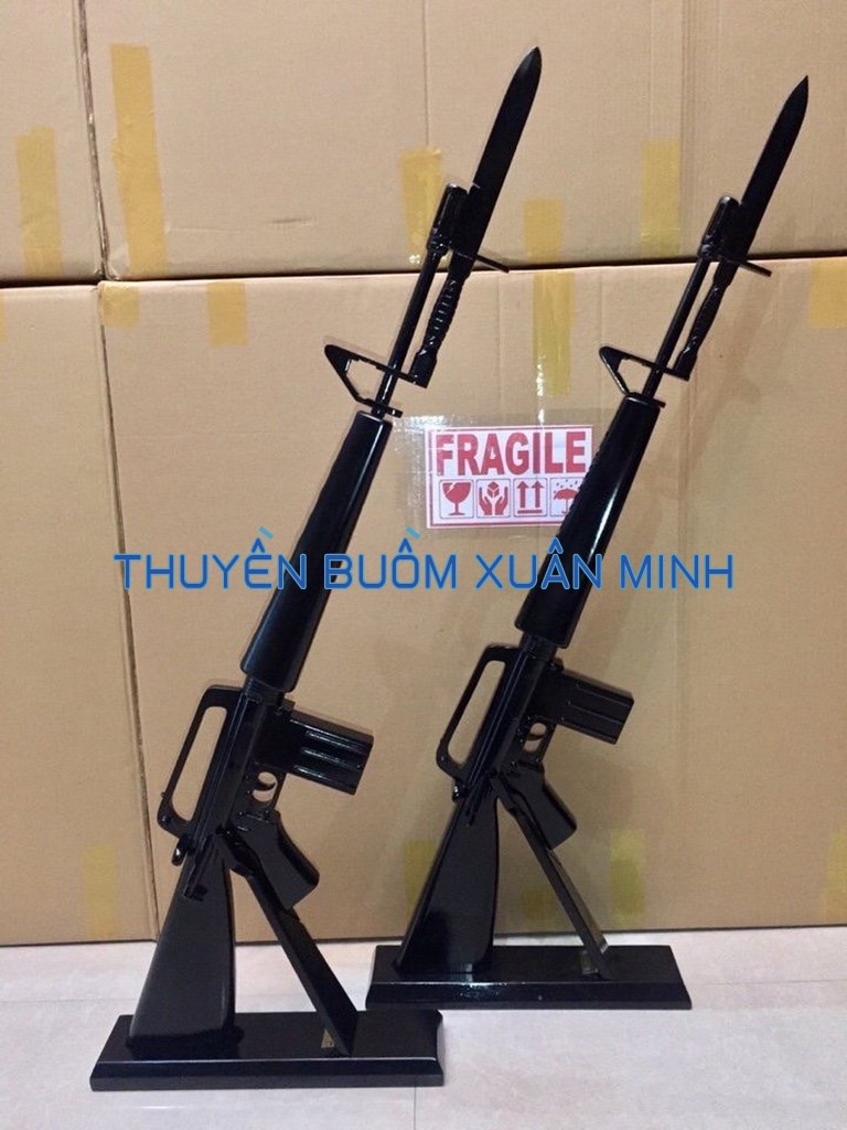 Mô hình súng M16 A1 tỉ lệ 11 bản điện bắn đạn thạch