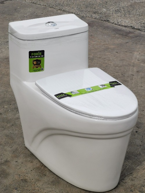 Bồn cầu liền khối men nano kháng khuẩn FX-1308