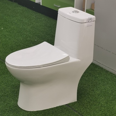 Bồn cầu liền khối men nano kháng khuẩn FX-1305