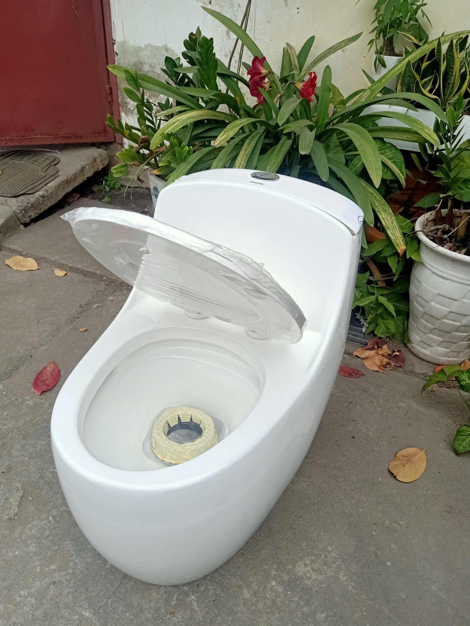 Bồn cầu liền khối men nano kháng khuẩn dễ vệ sinh FX-1560