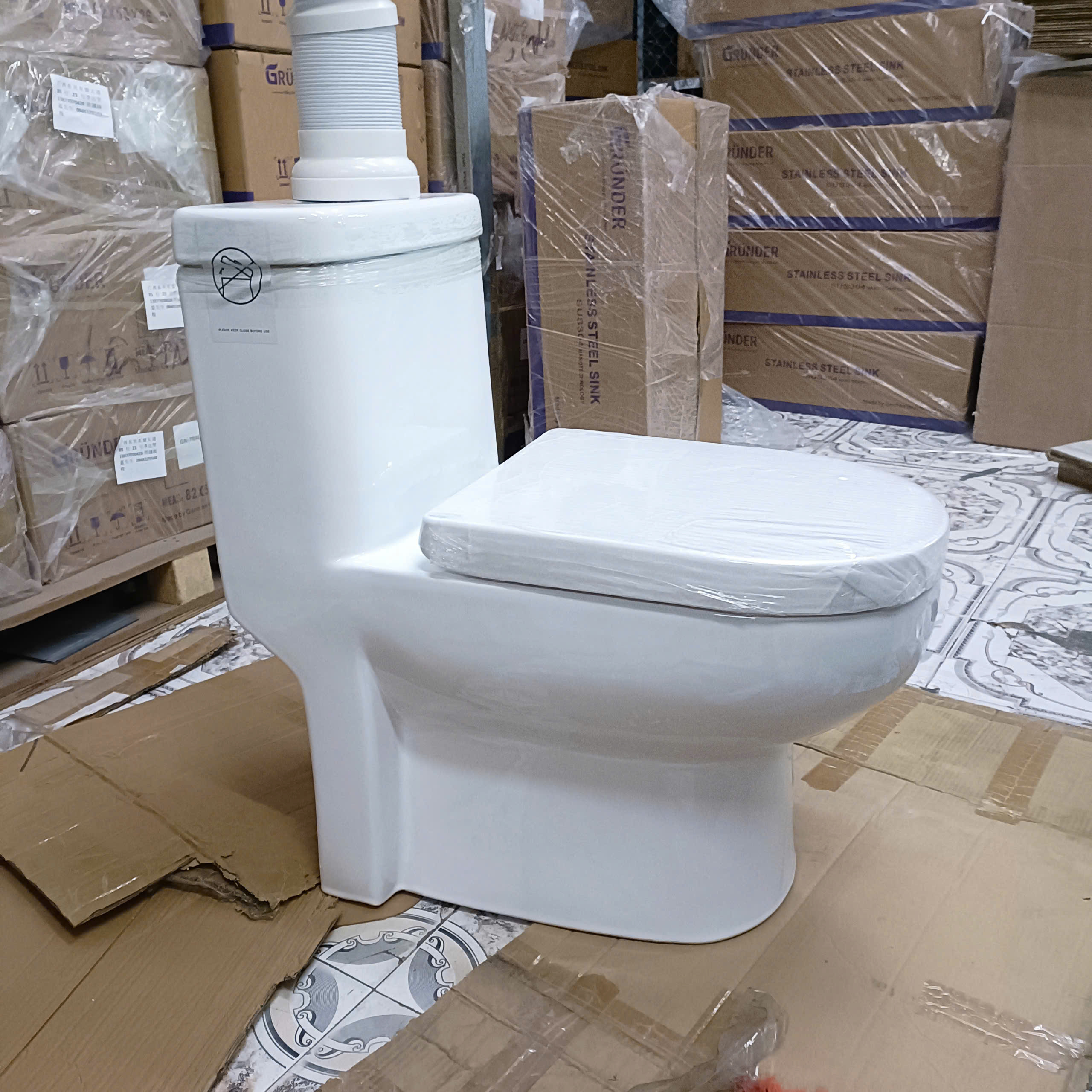 Bồn cầu thoát ngang FOXIS FX-1305N