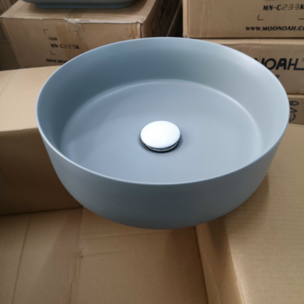 Chậu lavabo màu ghi xám trung tính đơn sắc Moonoah MN-223K