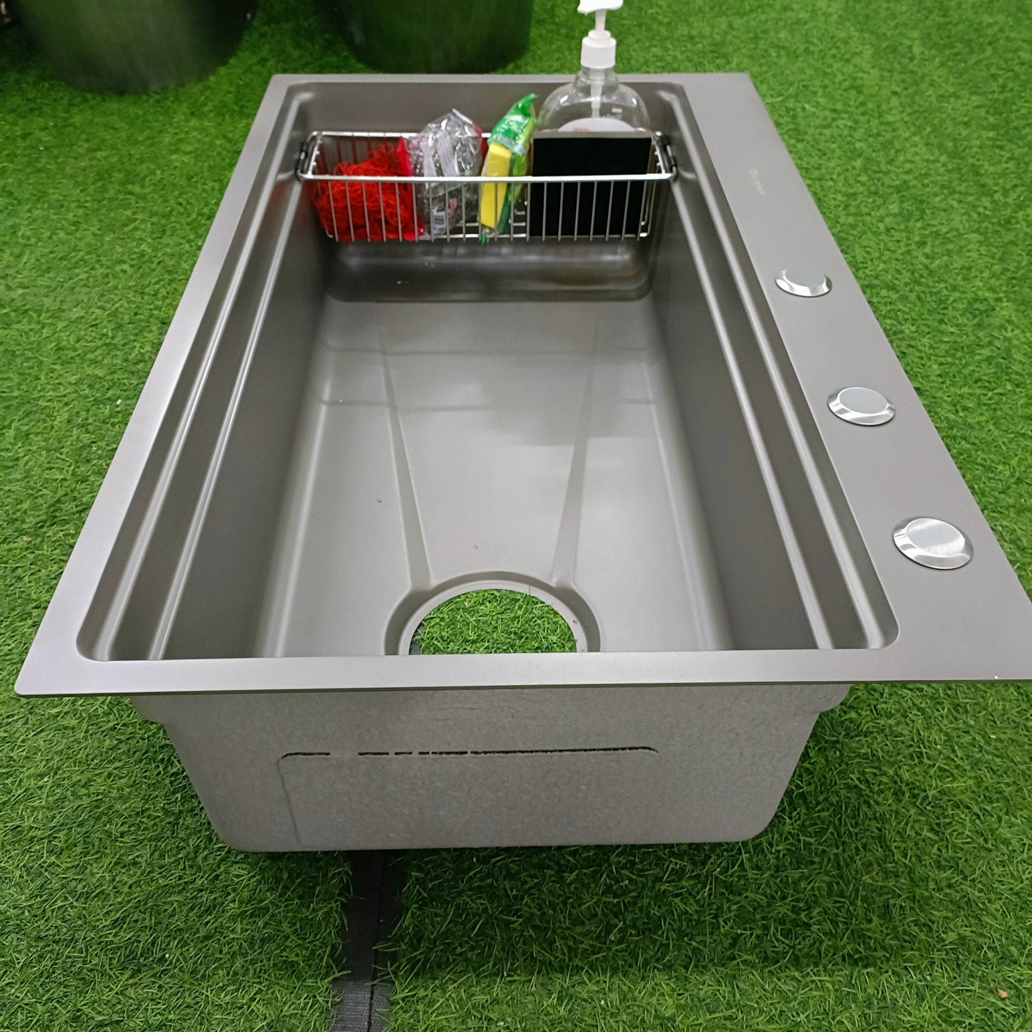 Chậu rửa bát 1 hố cỡ lớn kèm giỏ đựng giẻ rửa chén Kích thước 78x48 thương hiệu GRÜNDER