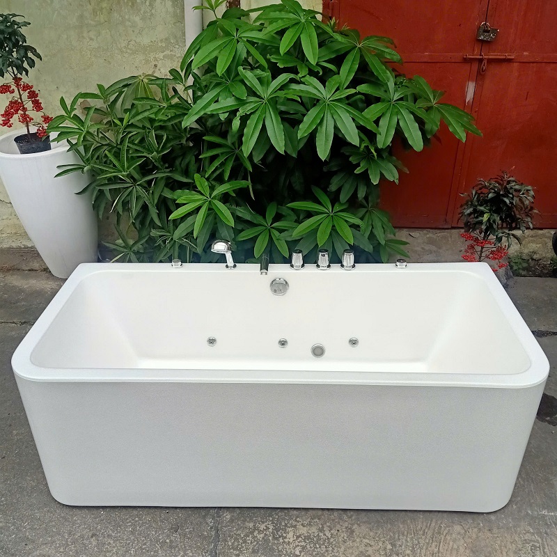 THANH LÝ BỒN TẮM MASSAGE 1700M GIÁ TẬN GỐC