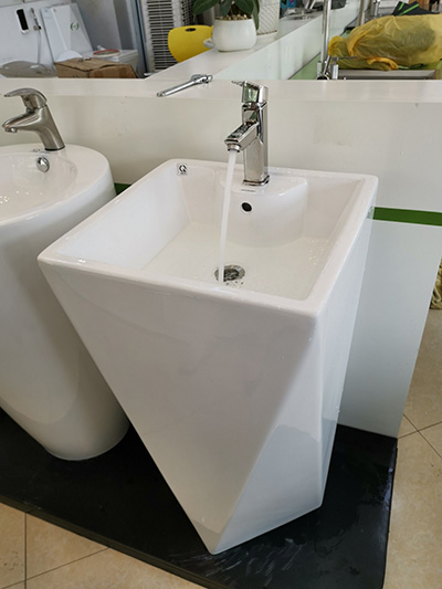 Chậu lavabo chân đứng MN-B514