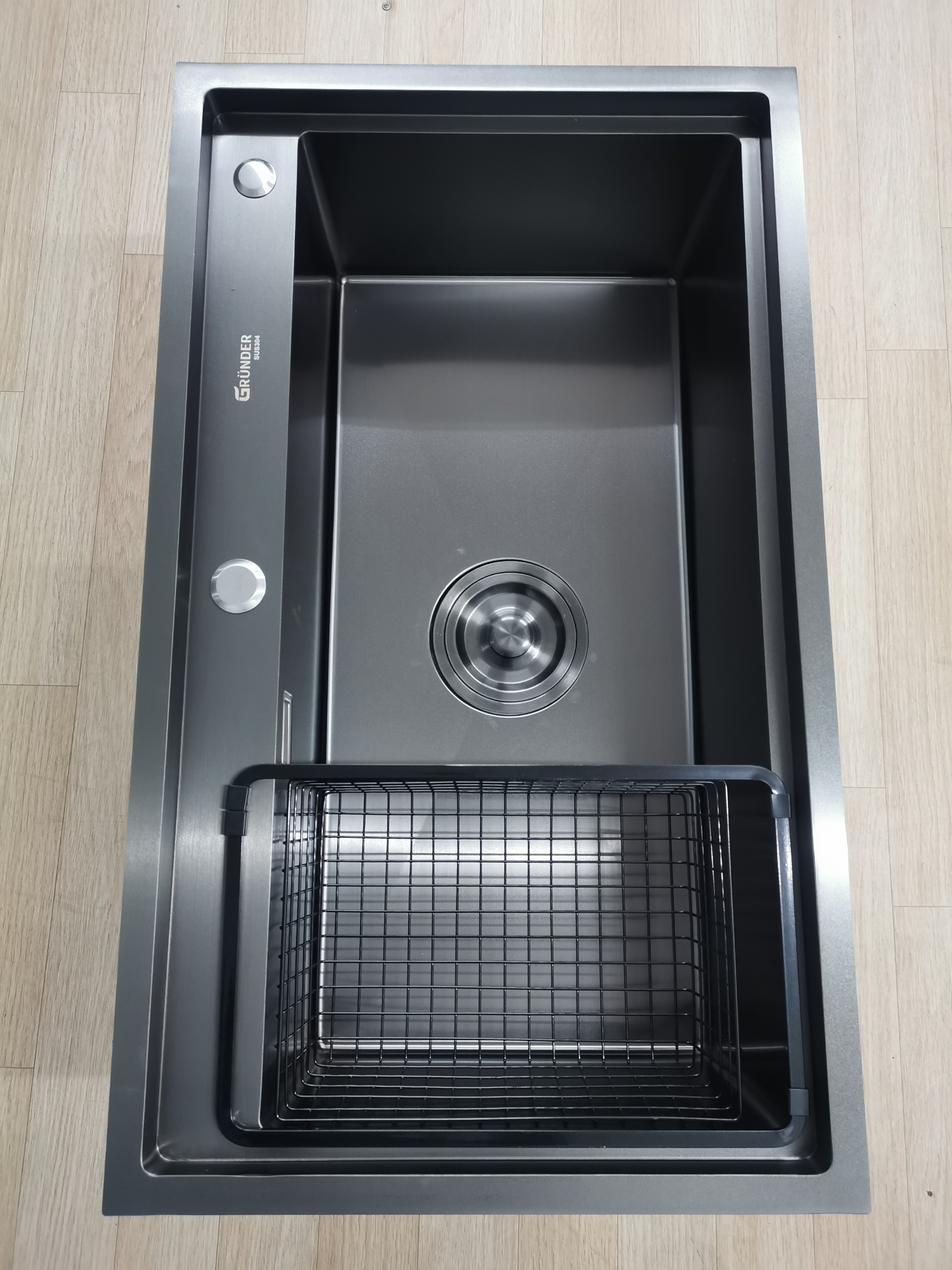 Chậu rửa bát 1 hố cỡ lớn Kích thước 78x46 thương hiệu GRÜNDER