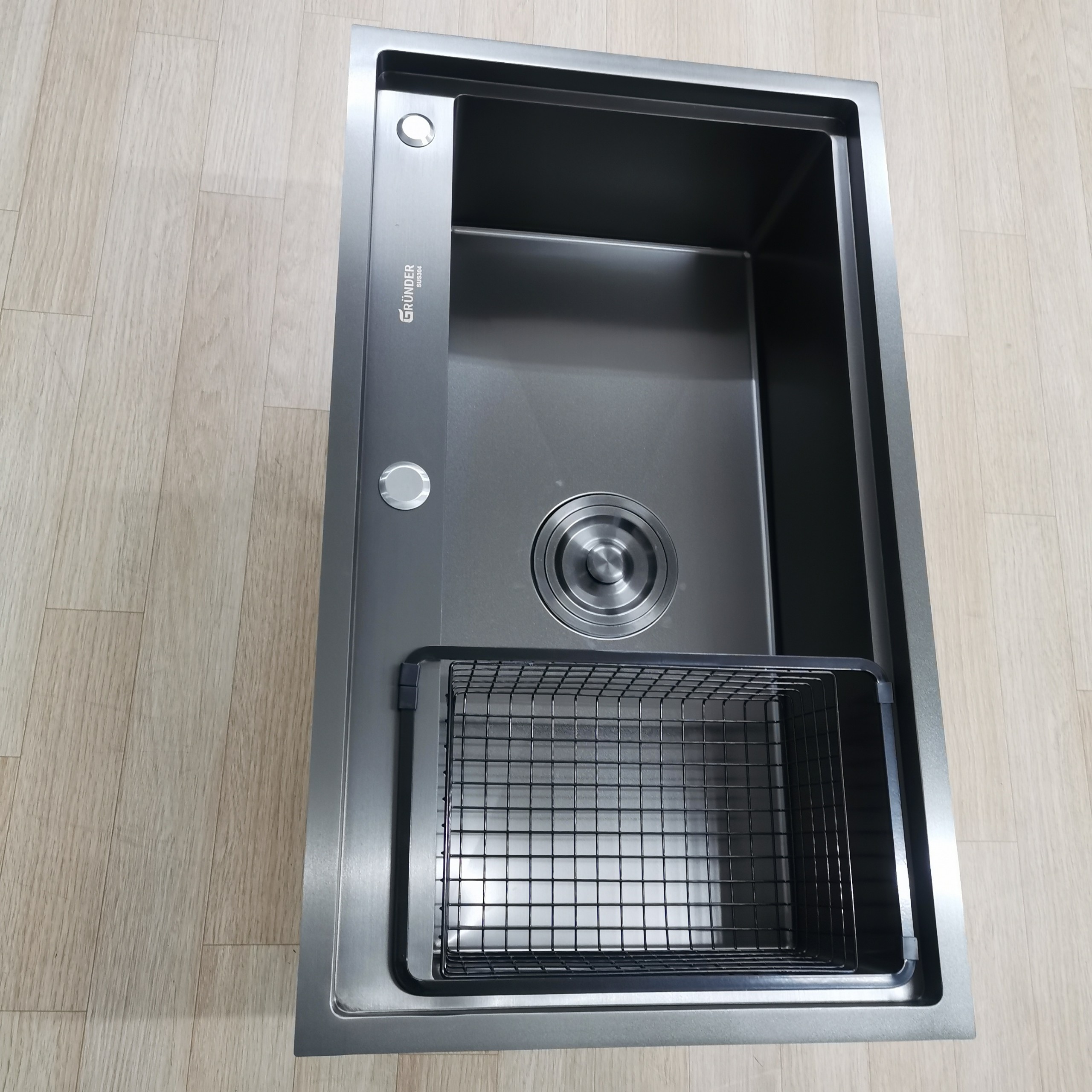 Chậu rửa bát 1 hố cỡ lớn Kích thước 78x46 thương hiệu GRÜNDER