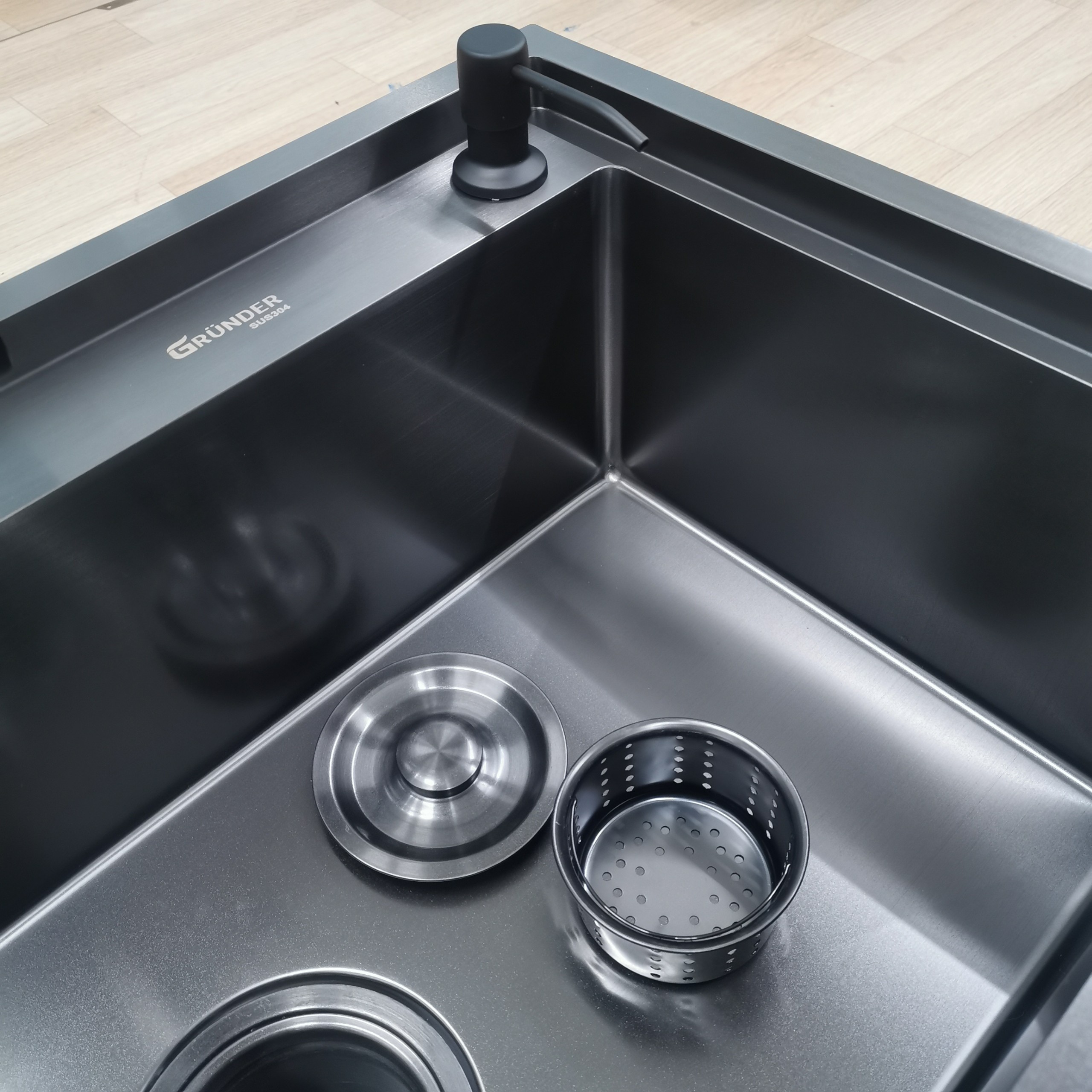 Chậu rửa bát 1 hố cỡ lớn Kích thước 78x46 thương hiệu GRÜNDER