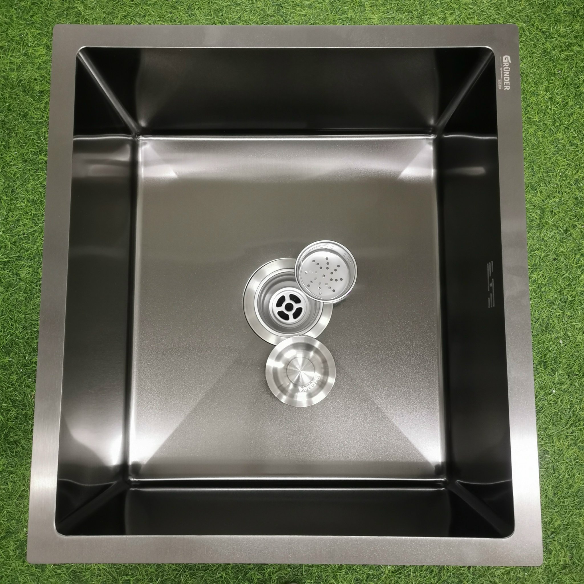 Chậu rửa bát 1 hố GRÜNDER kích thước 50 x 45CM