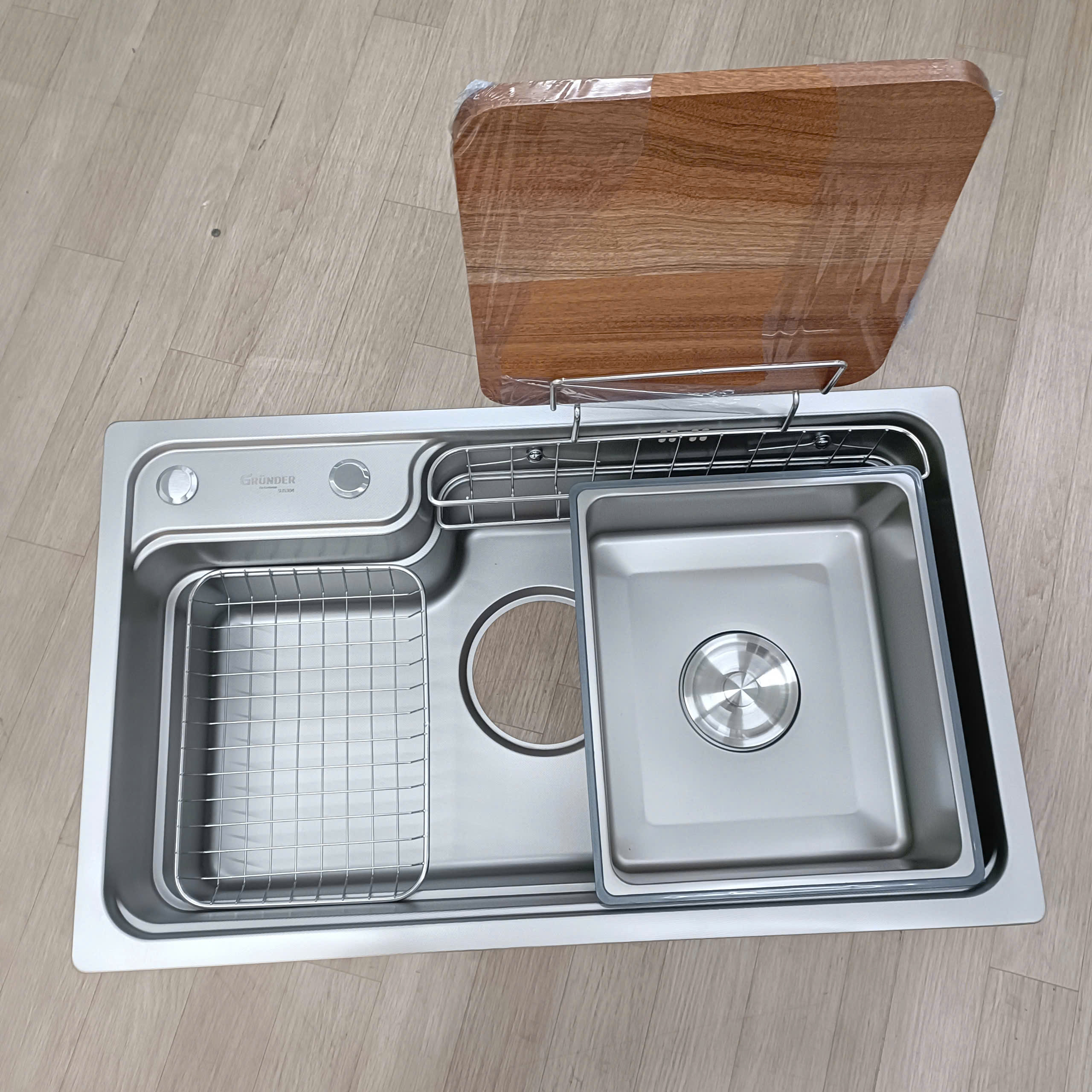 Chậu rửa bát 1 hố GRÜNDER phong cách Nhật Bản GR-8048JB