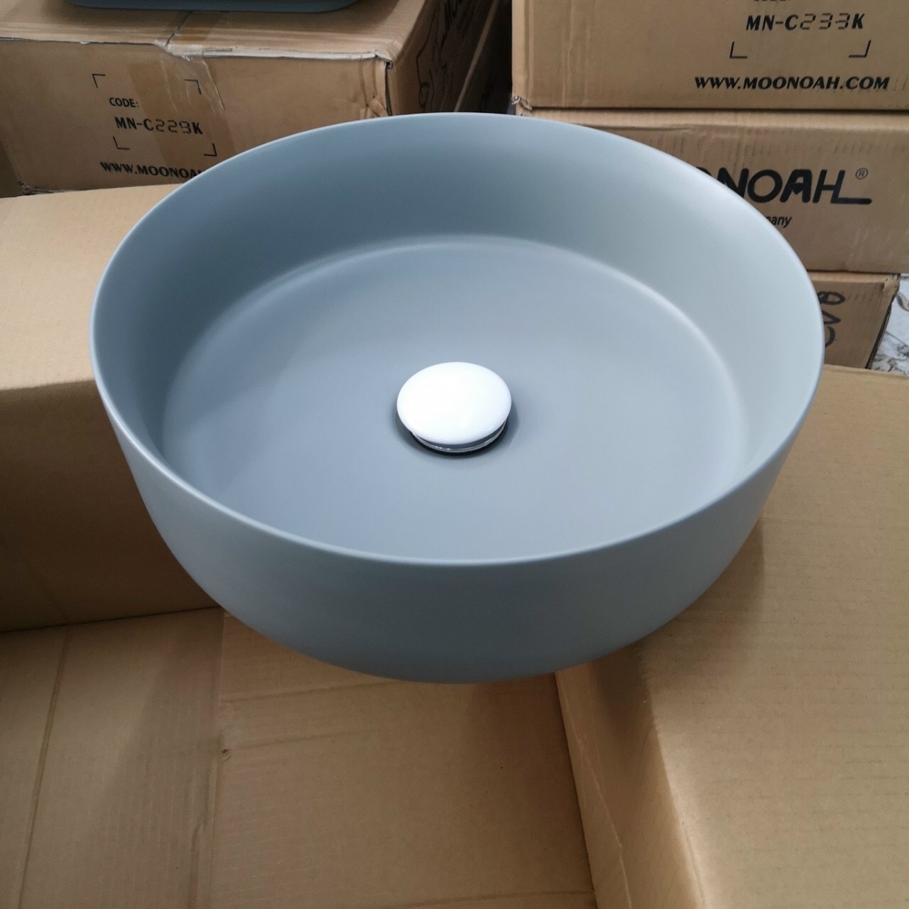 Chậu lavabo màu ghi xám trung tính đơn sắc Moonoah MN-223K