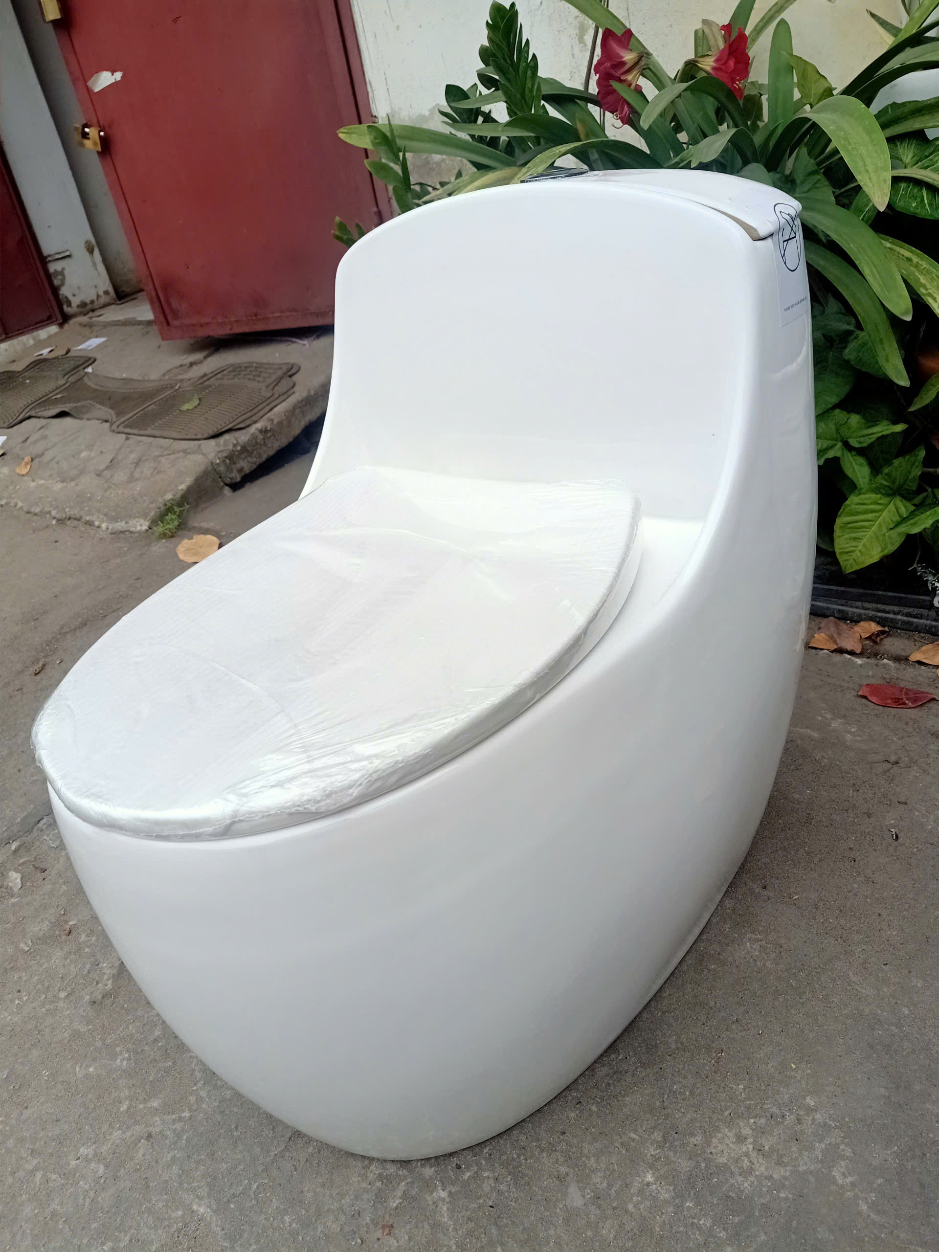 Bồn cầu liền khối men nano kháng khuẩn dễ vệ sinh FX-1560