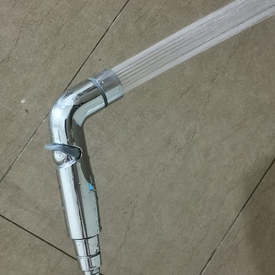 Xịt vệ sinh bồn cầu điều chỉnh áp lực nước thông minh