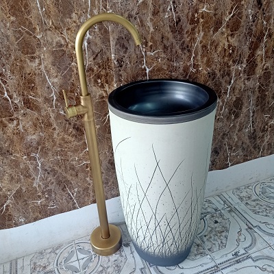Chậu rửa mặt lavabo chân đứng ban công, ngoài trời
