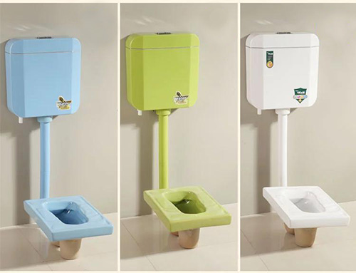 Xí xổm trẻ em màu xanh lá