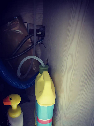 Ống hút xà phòng rửa bát thông minh tiện lợi