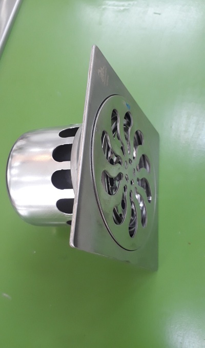 Thoát sàn chống mùi và côn trùng Foxis MN-T213 (100x100mm)