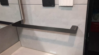 Thanh treo khăn nhà tắm mạ chân không màu ghi MN- 8801k