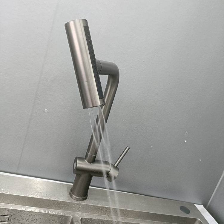 Vòi bếp loa thác hiện đại 4 chế độ xả nước mới nhất hiện nay