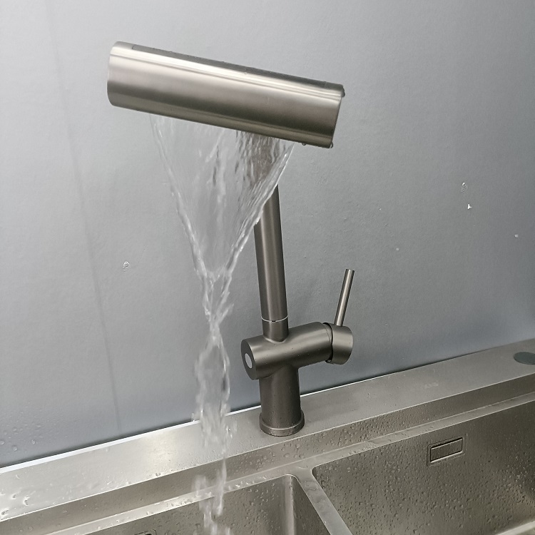 Vòi bếp loa thác hiện đại 4 chế độ xả nước mới nhất hiện nay